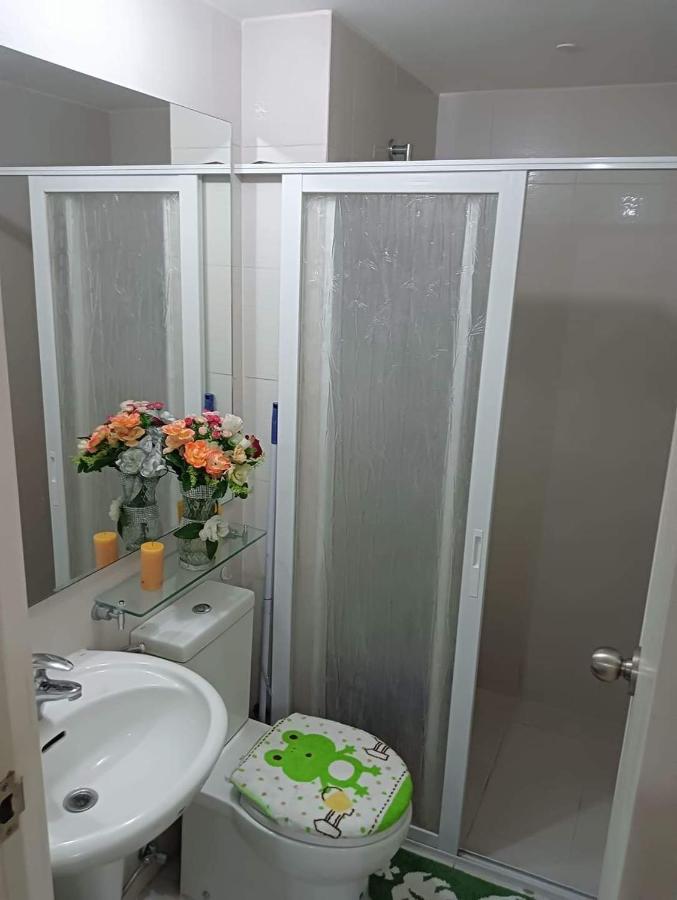 Azure Condo Resort Paranaque Bldg Maldives Манила Экстерьер фото