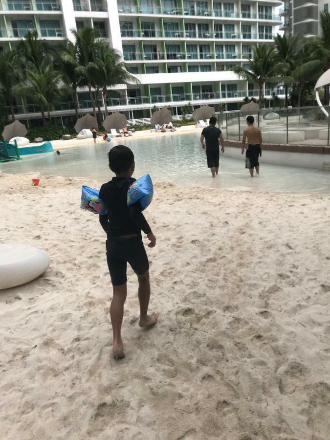 Azure Condo Resort Paranaque Bldg Maldives Манила Экстерьер фото