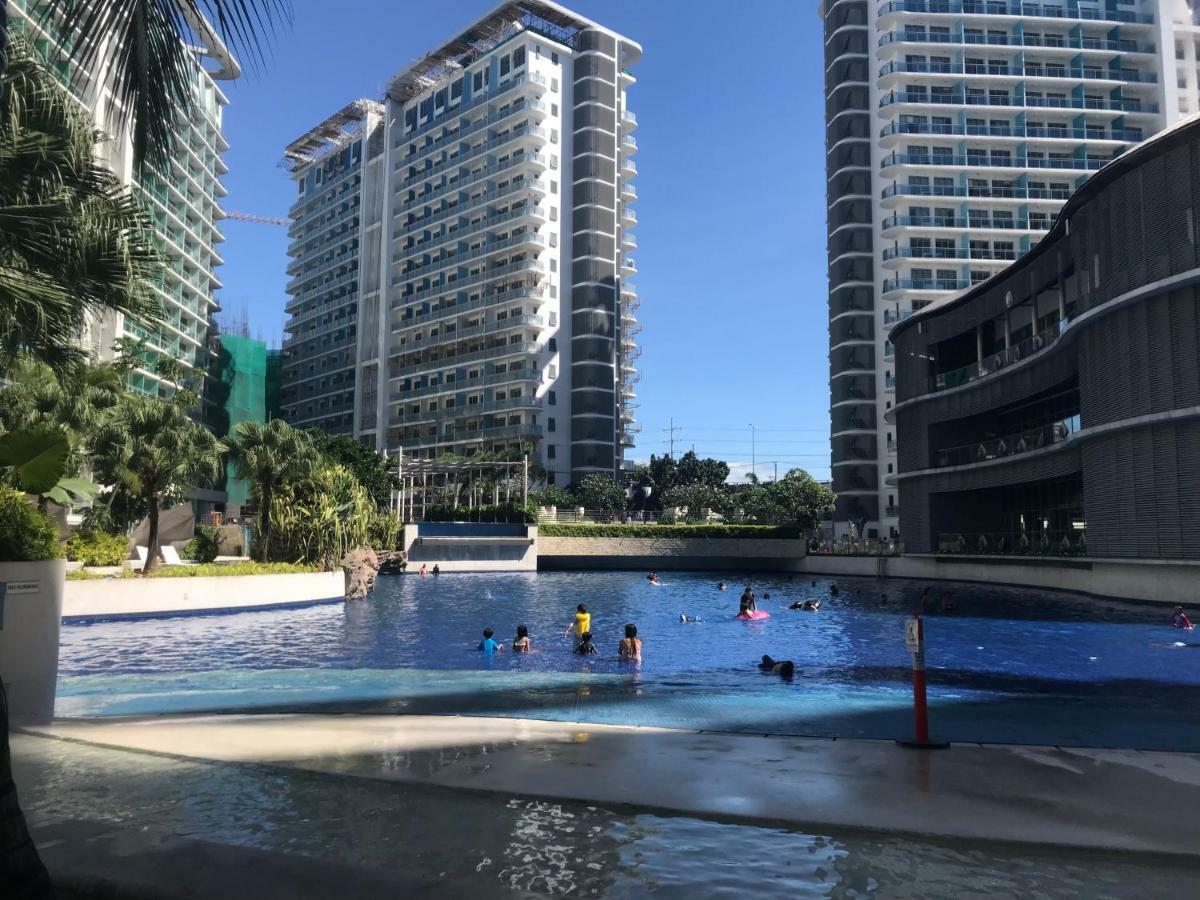 Azure Condo Resort Paranaque Bldg Maldives Манила Экстерьер фото
